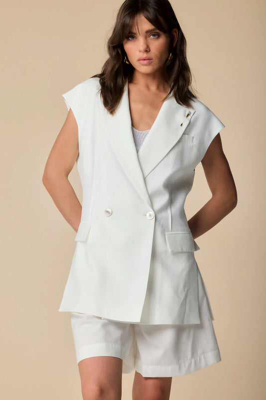 Gilet doppiopetto con spilla, delma